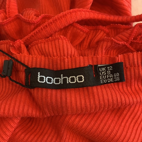 Boohoo red bodysuit with ruffles on top - Picture 5 of 6